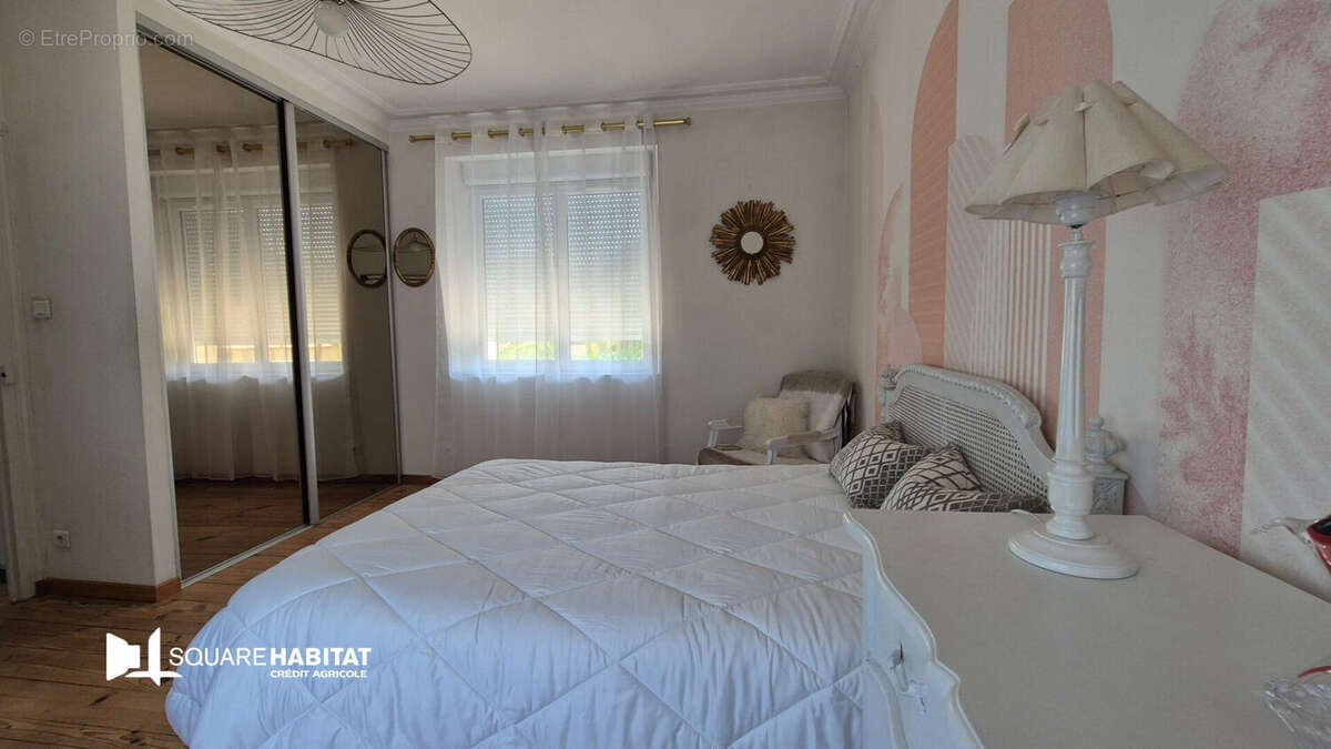 Maison à MONTREVAULT