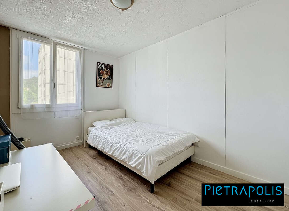 Appartement 4 pièces 67 m² à vendre à Pierre-Benite (69310) - photo 8