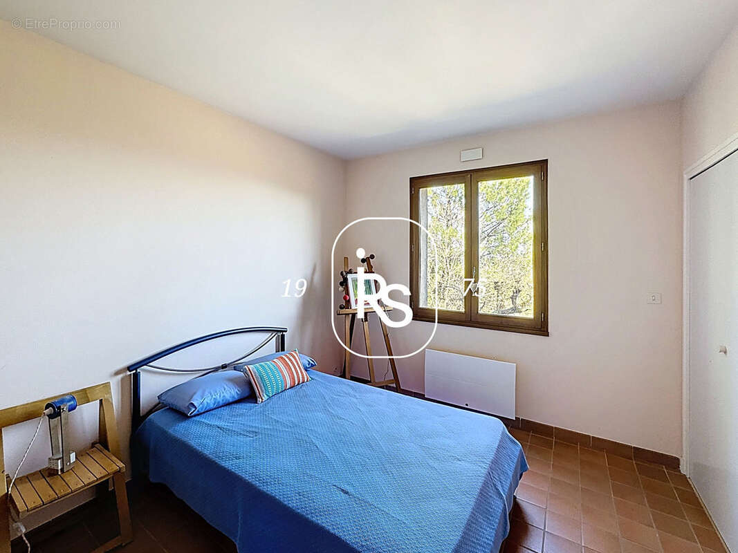 Villa confortable de 204 m2 habitables avec une vue panoramique et 5392 m2 de terrain arboré - photo 9