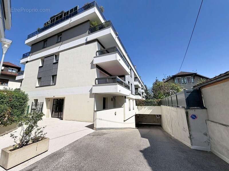Appartement à VILLE-LA-GRAND