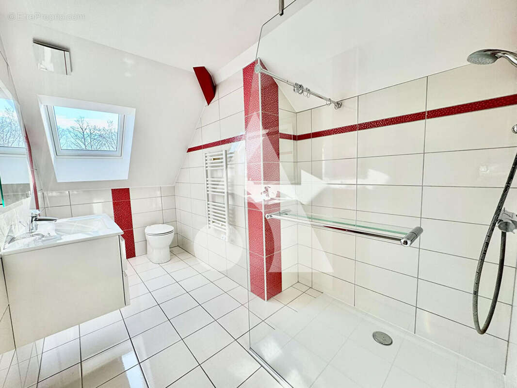 Maison à NEUFCHATEAU