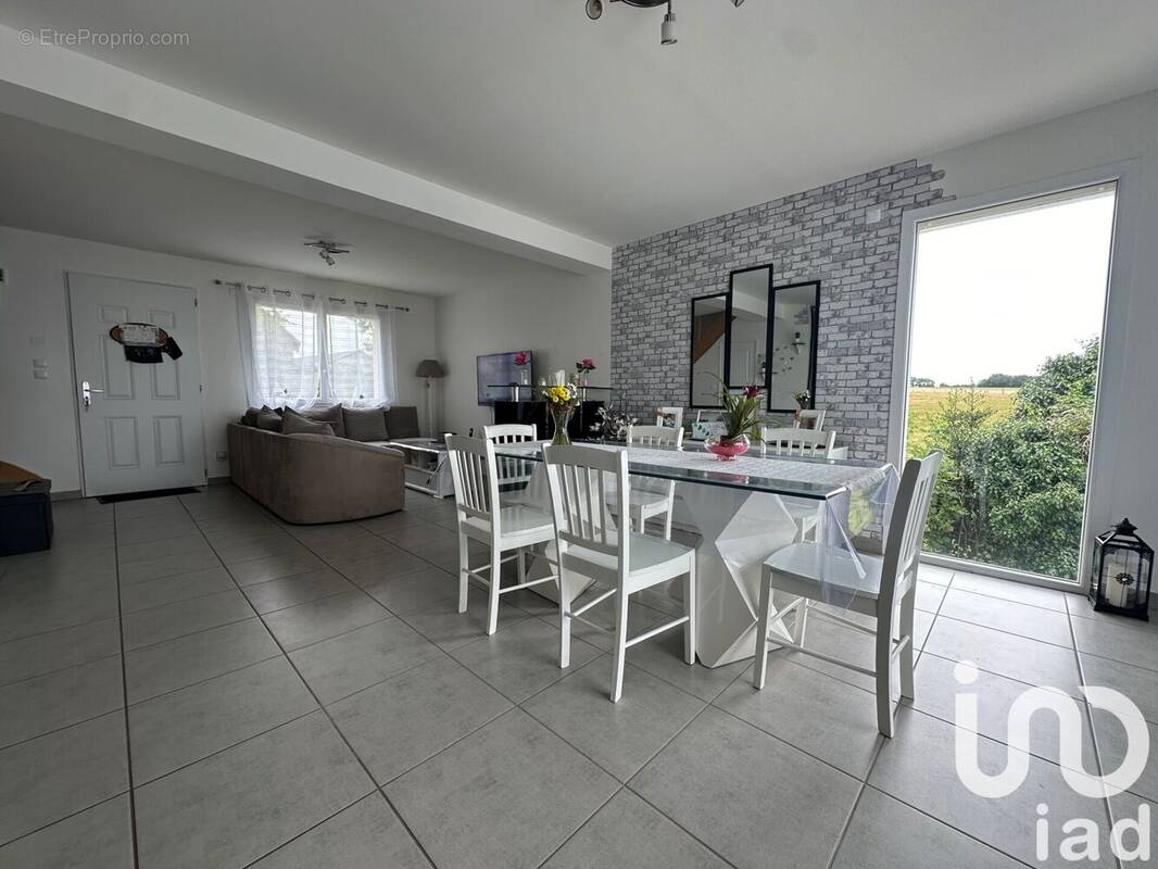 Photo 1 - Maison à SAINT-JOUIN-BRUNEVAL