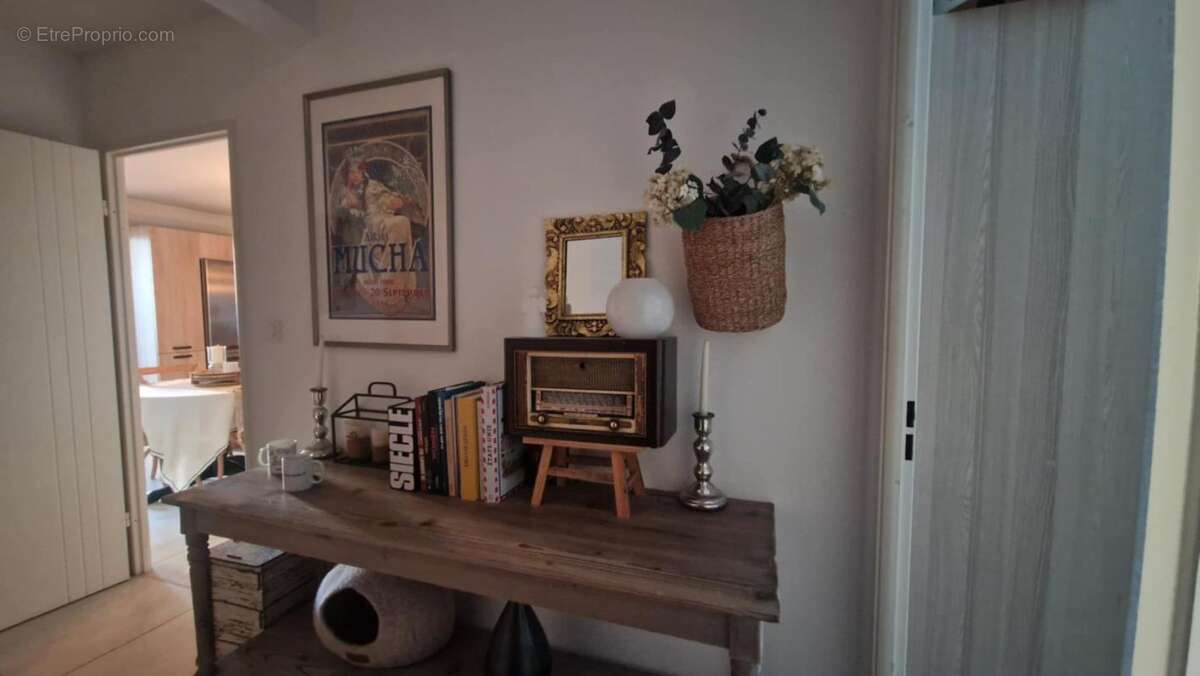 Appartement à MEZE