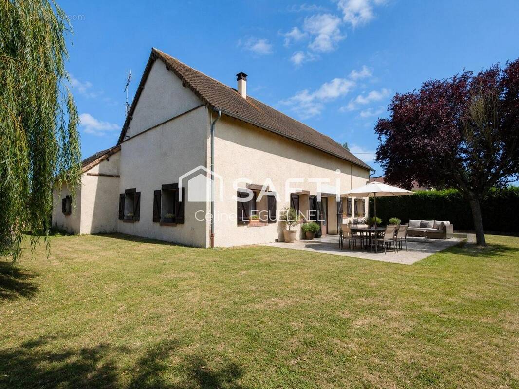 Photo 1 - Maison à HOUDAN