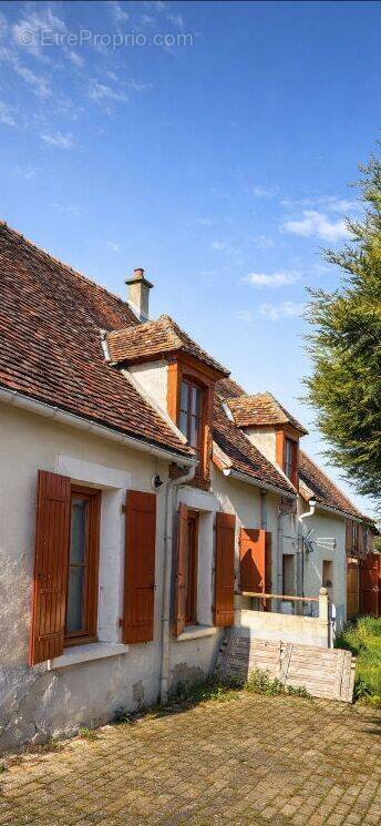 Maison à VALLON-EN-SULLY