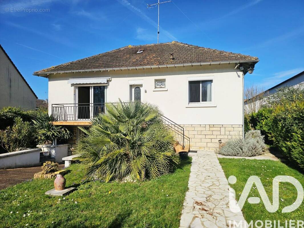 Photo 1 - Maison à VARENNES-SUR-SEINE