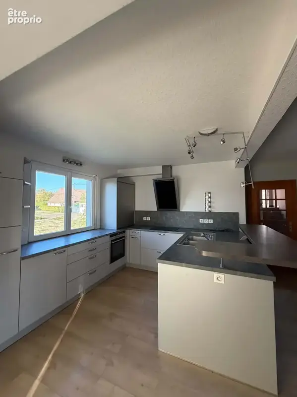 EA SAISIR!!! PRIX EN BAISSE  Maison de 170 m2 avec bureau indépendant - photo 3
