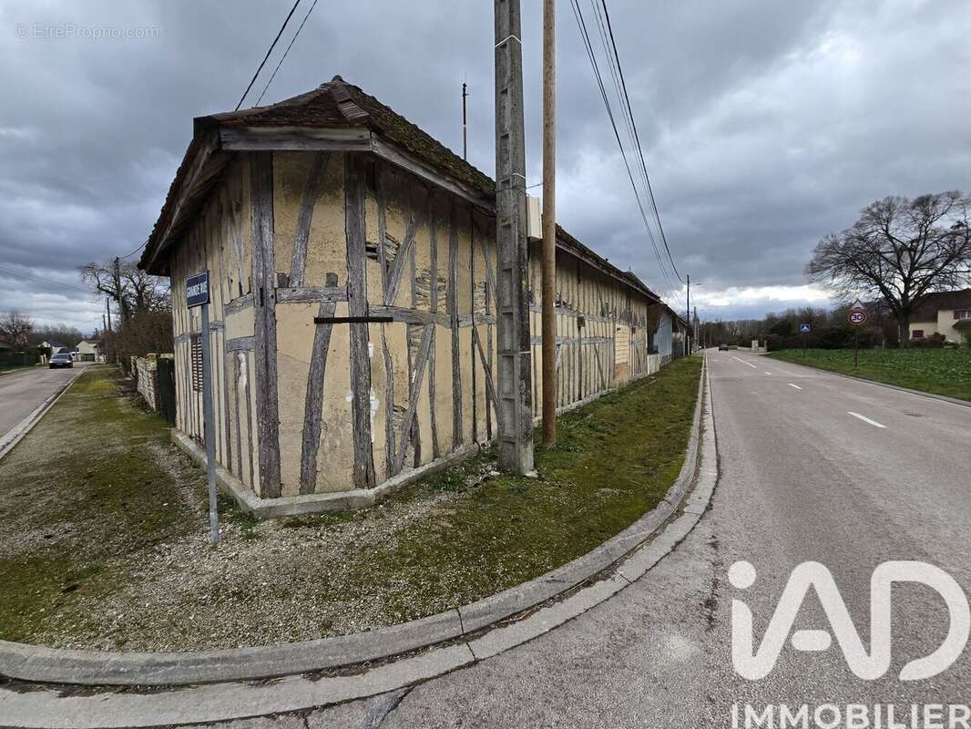 Maison 80 m² à Villechetif  - photo 4
