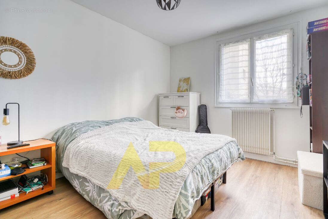 Appartement à LE PLESSIS-ROBINSON