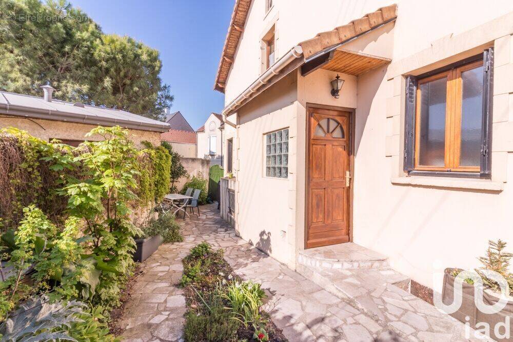 Photo 1 - Maison à CARRIERES-SUR-SEINE