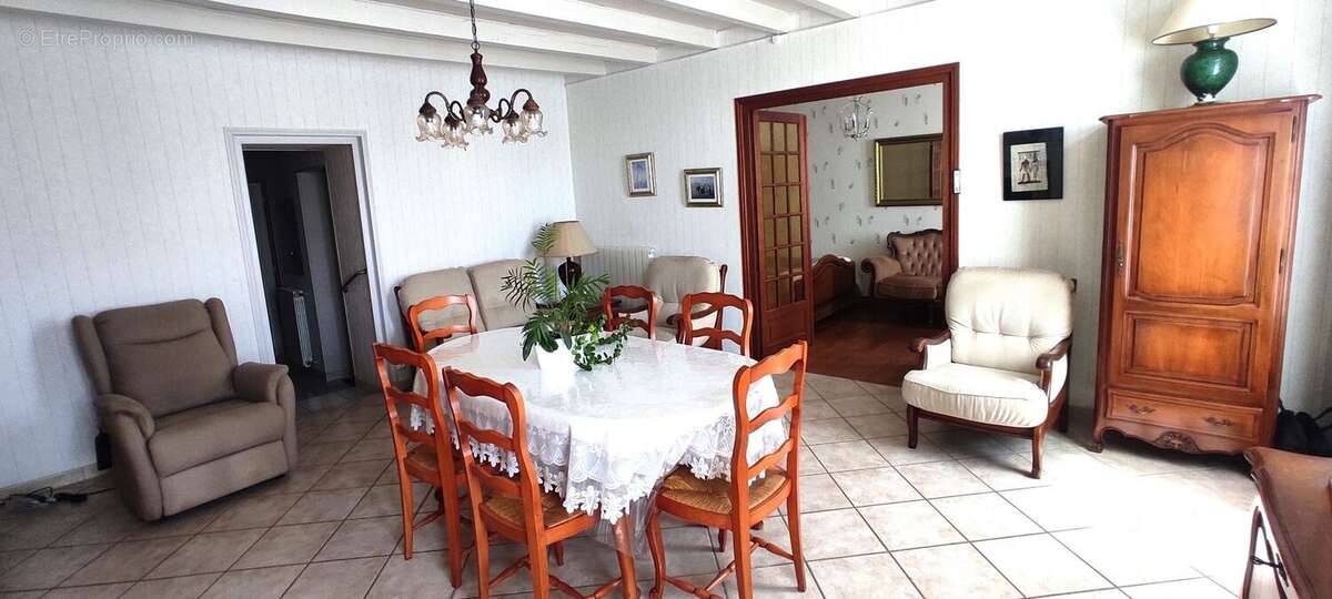 Maison à SAINTES