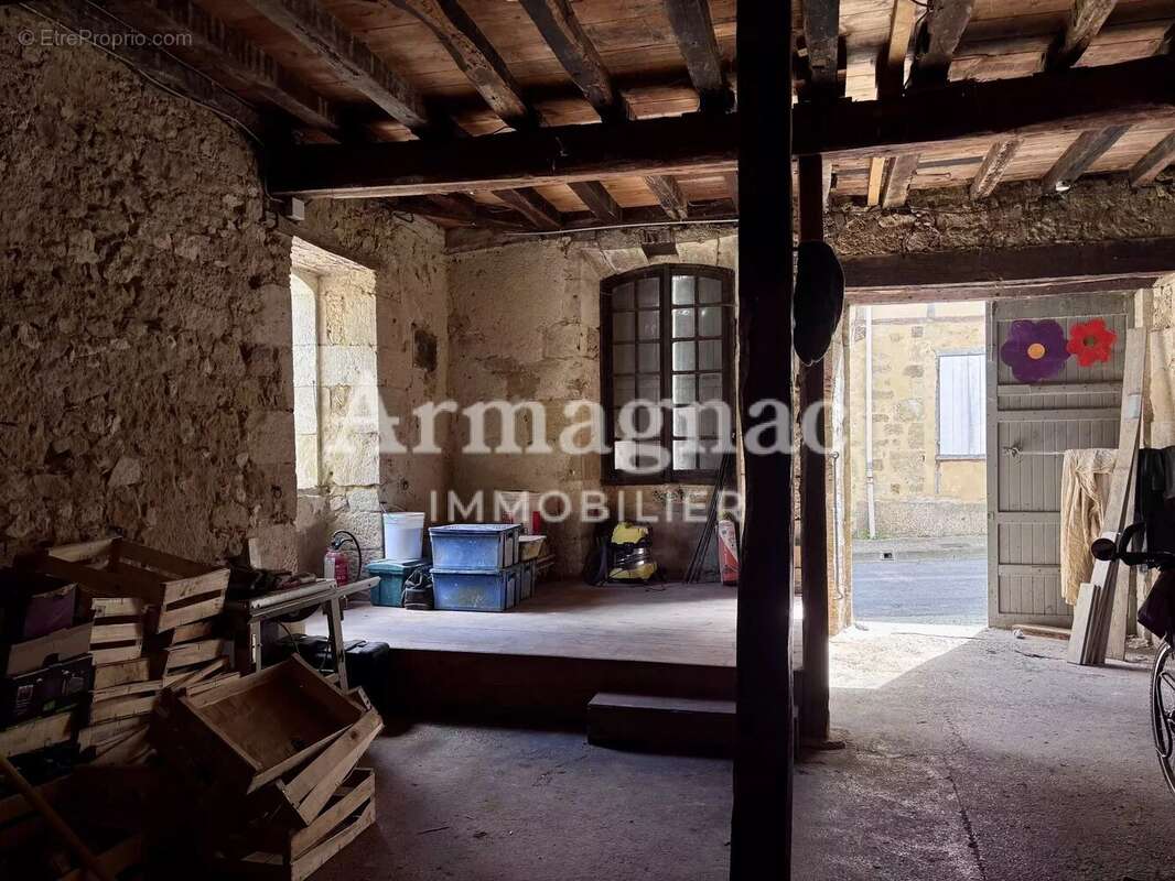 Maison à VIC-FEZENSAC