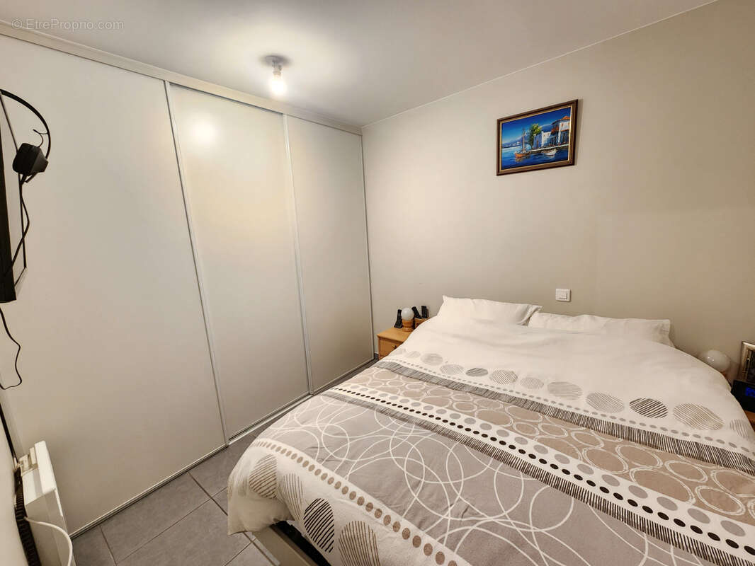 Appartement à VIC-LA-GARDIOLE