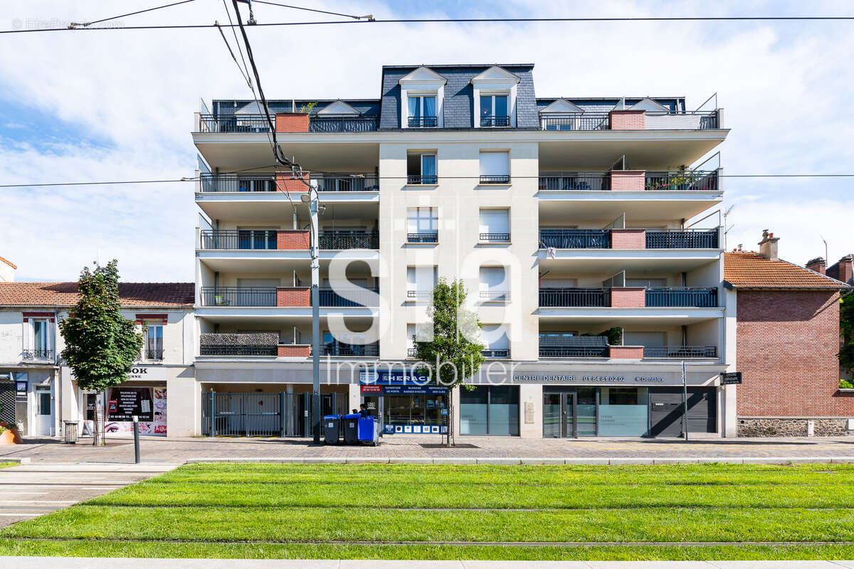 Parking à LIVRY-GARGAN