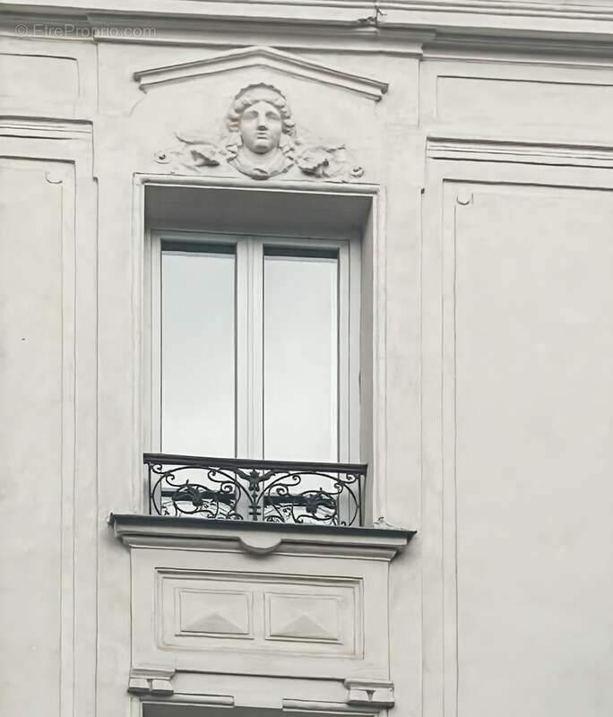 Appartement à vendre 2 pièces avec cave PARIS 17EME ARRONDISSEMENT (75) - rue Guy Môquet - 34 m2 Loi Carrez - 315 000 € honorair - photo 9
