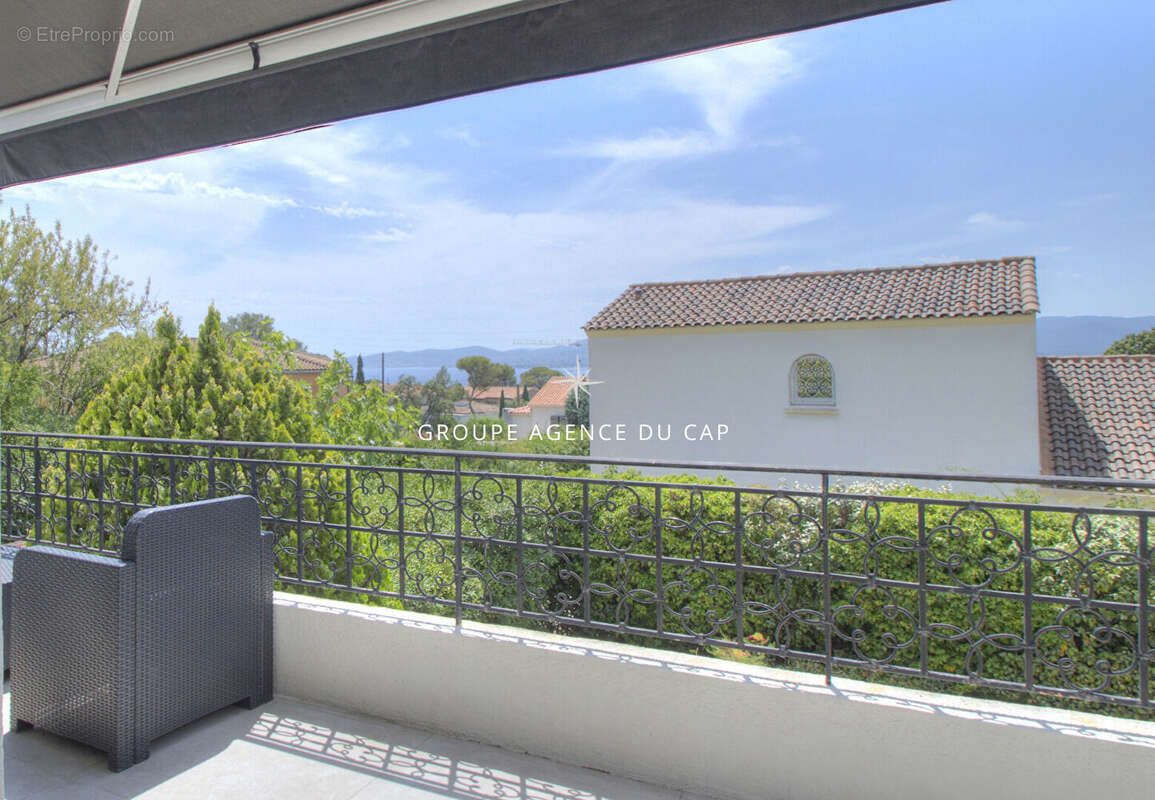 Saint raphael appartement 3 pieces renové en dernier etage avec garage secteur les plaines a saint raphael - photo 11