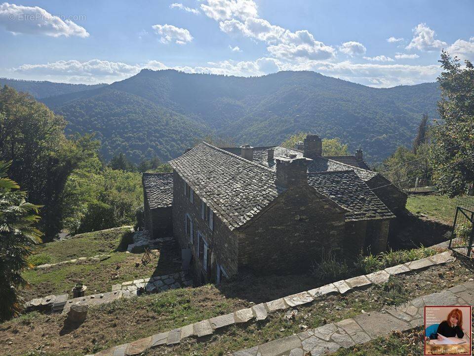 Maison à SAINT-GERMAIN-DE-CALBERTE
