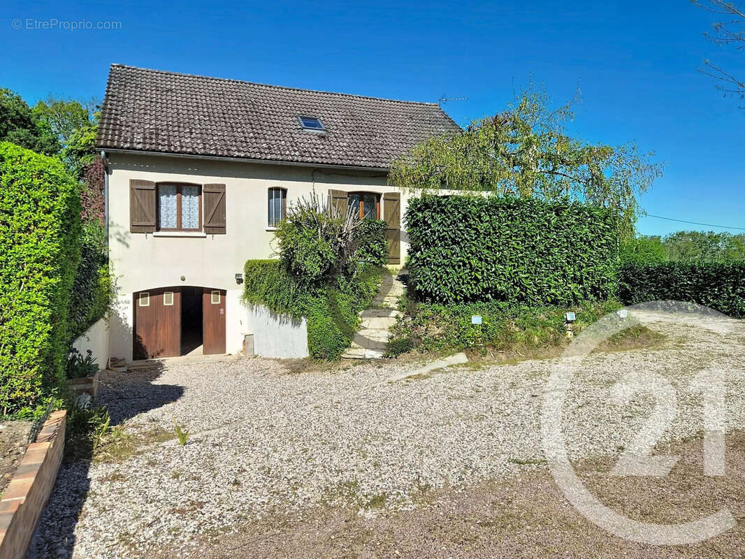 Maison à POURRAIN