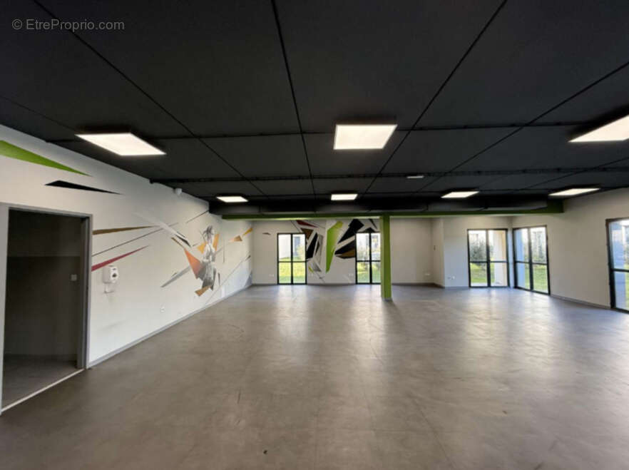 Commerce à LA CHAPELLE-EN-SERVAL