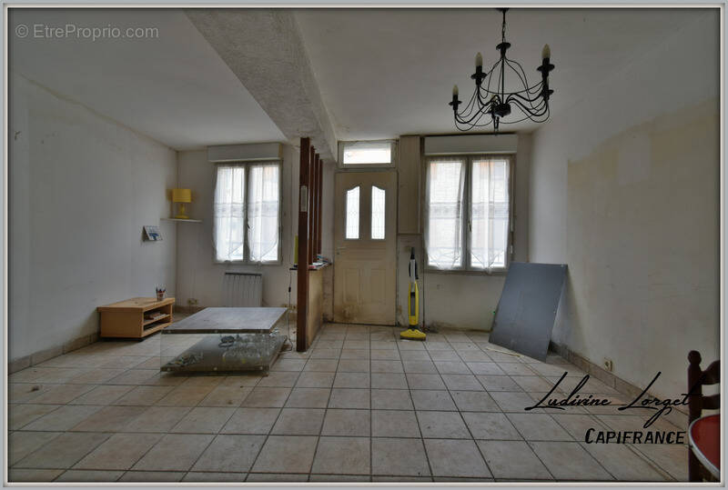 Maison à NEUILLY-SAINT-FRONT