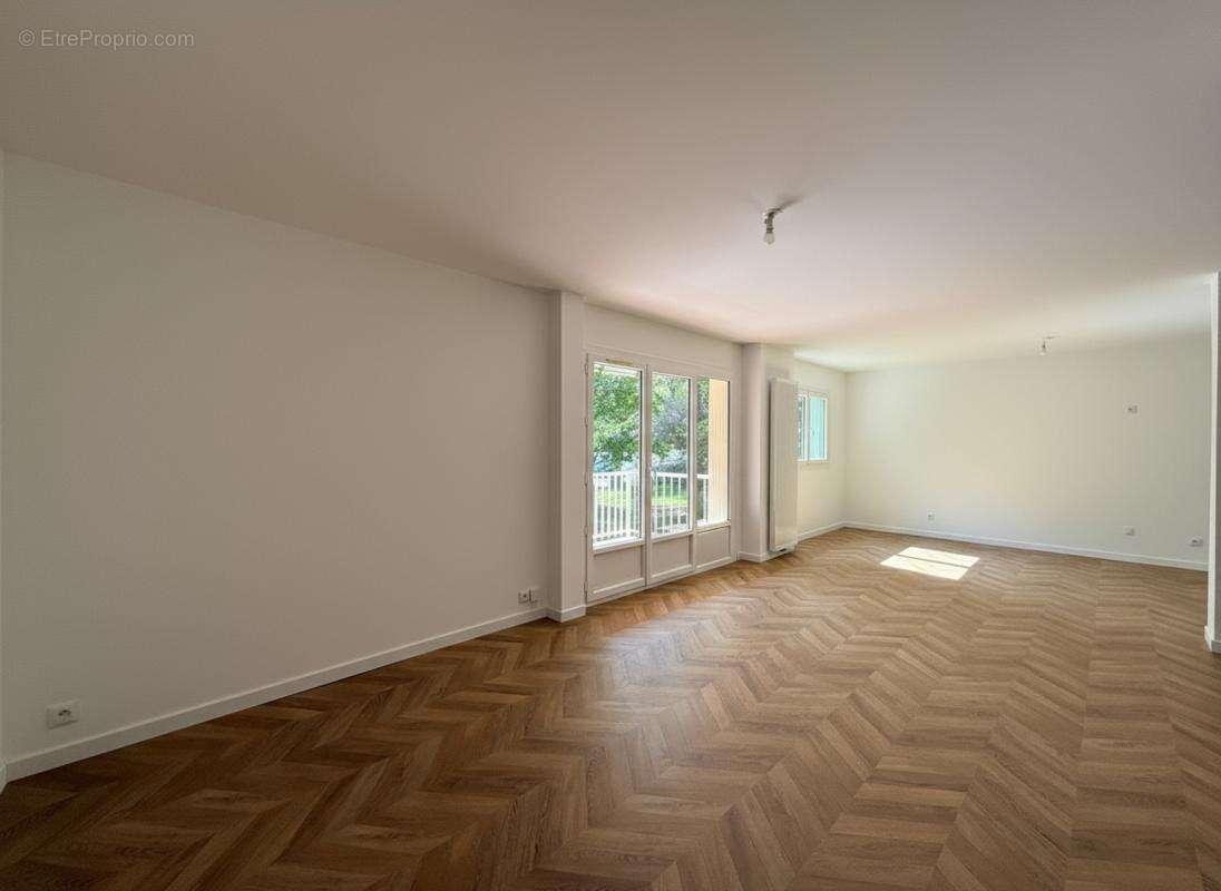 Appartement à VENELLES