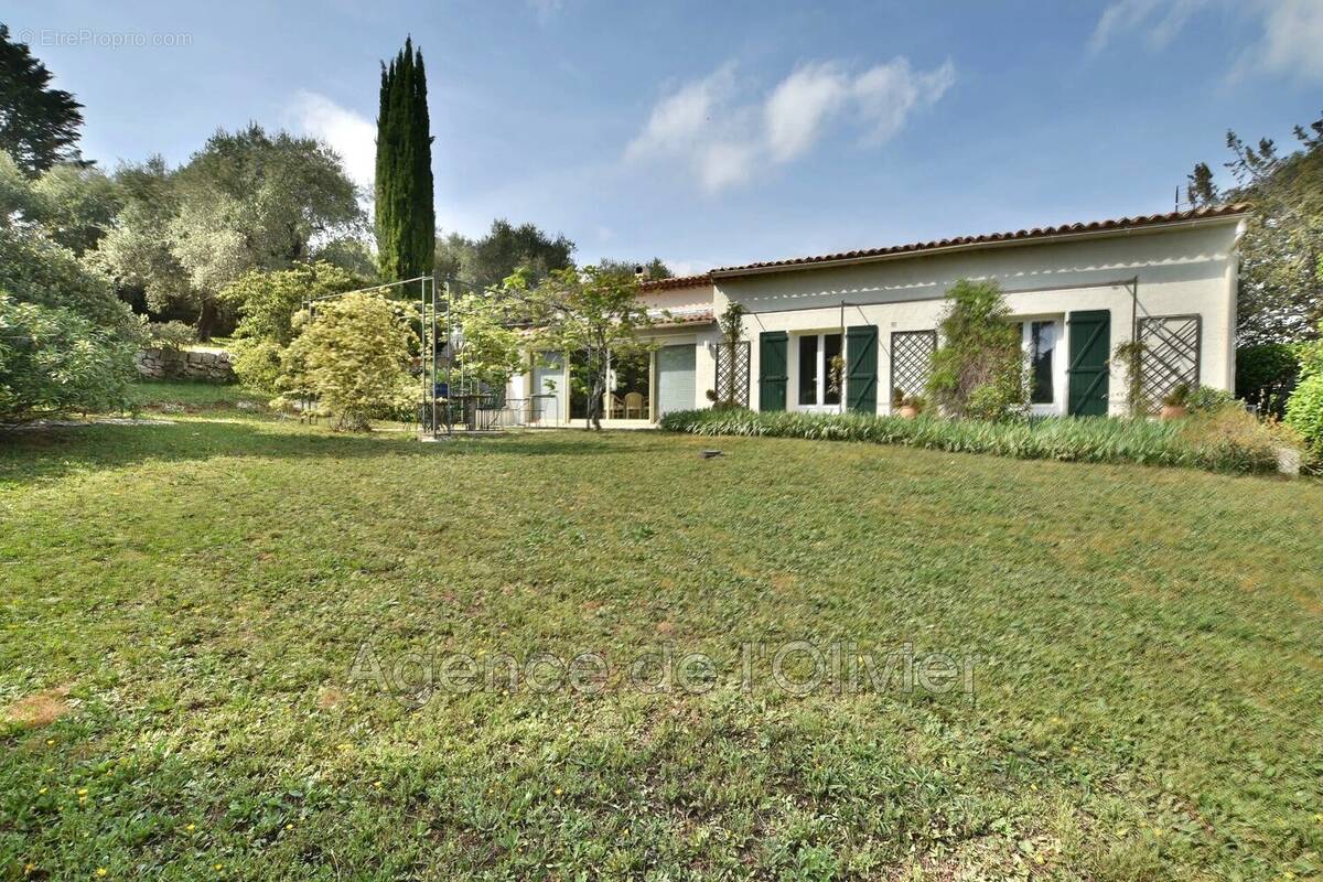 Maison à VALBONNE