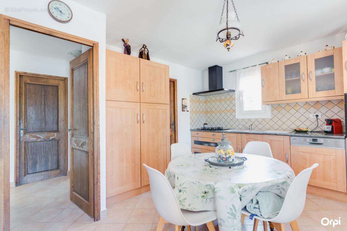 Villa Provençale de Plain-Pied à Saint-Zacharie — Écrin de Charme au Cœur d'un Domaine Arboré de 5 940 m² - photo 19