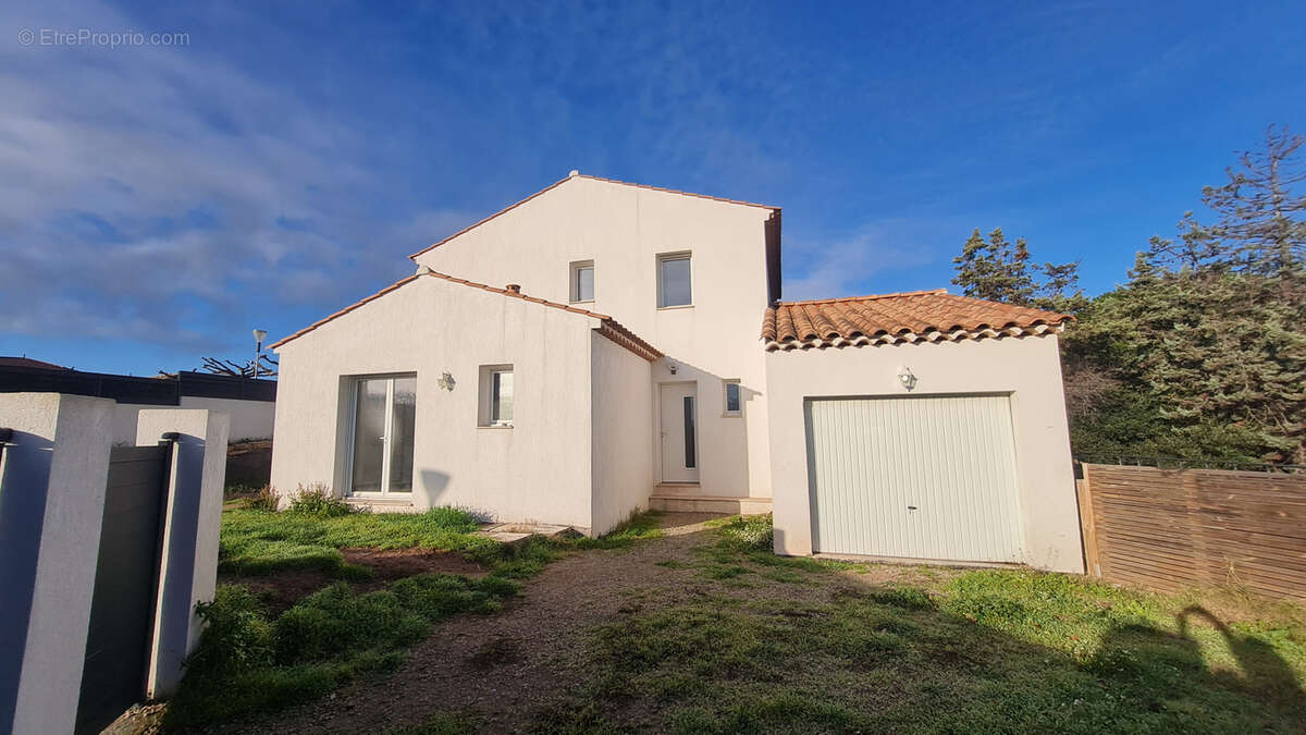 Maison à PUGET-SUR-ARGENS