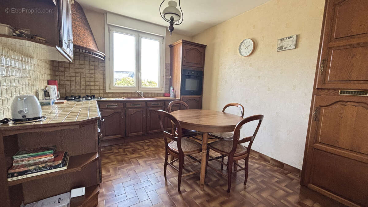 Maison à LE RELECQ-KERHUON