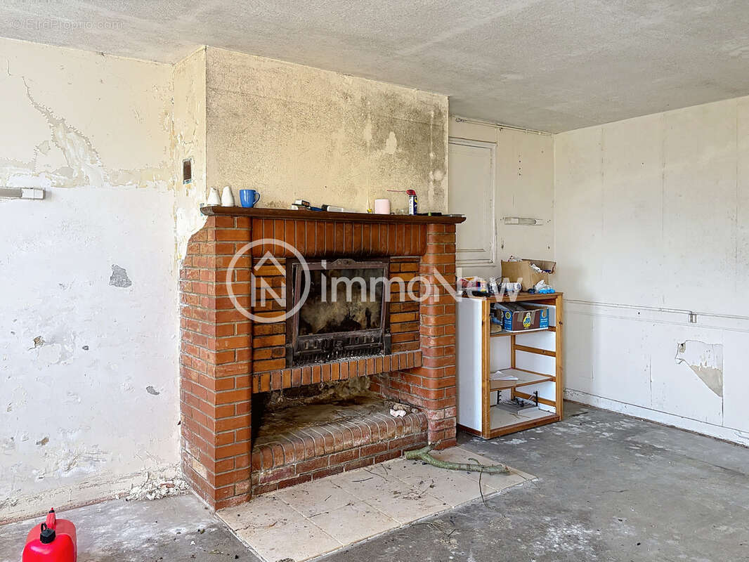 Belle maison a renover avec gite 370 m2 sur terrain de 1 hectare sans voisins - photo 6