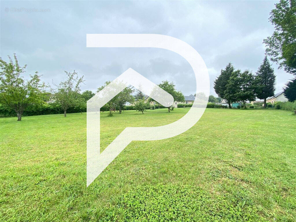 Terrain à SAULNIERES