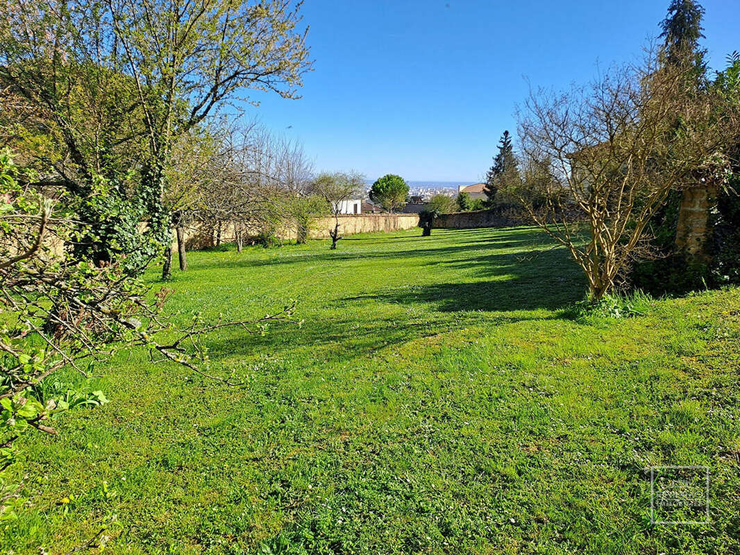 Terrain à SAINT-CYR-AU-MONT-D&#039;OR