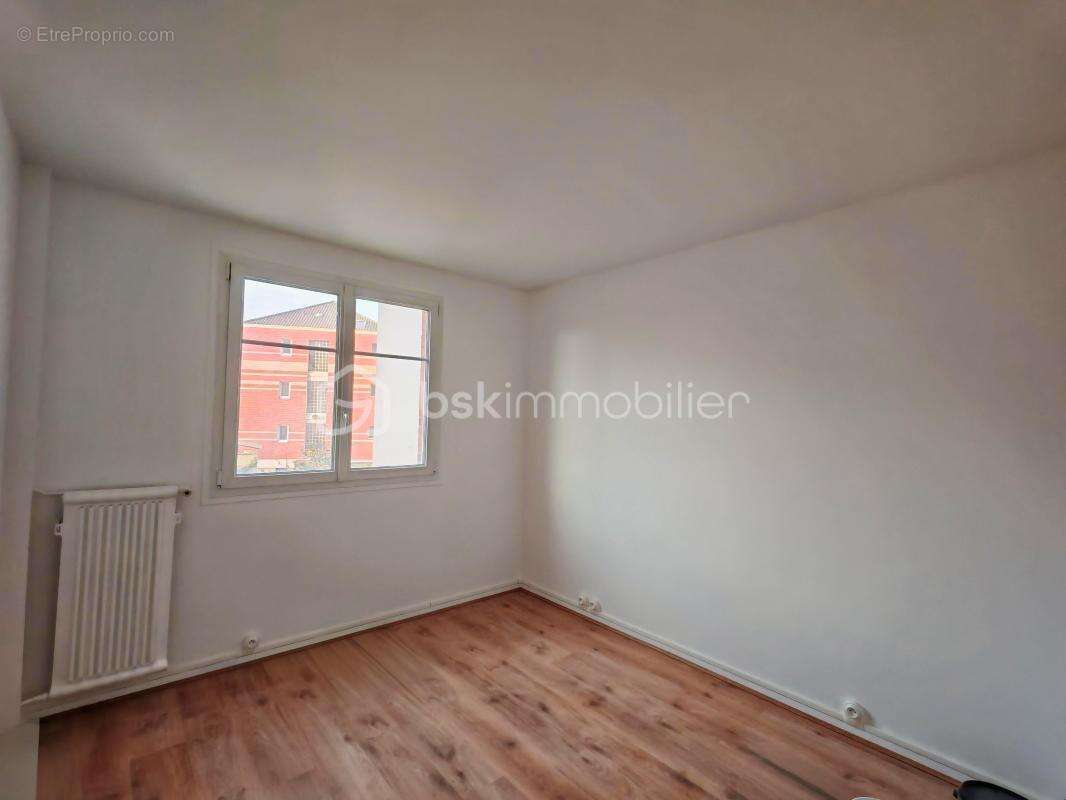 Superbe 3 pièces entièrement rénové avec balcon, ascenseur et vue dégagée - photo 7