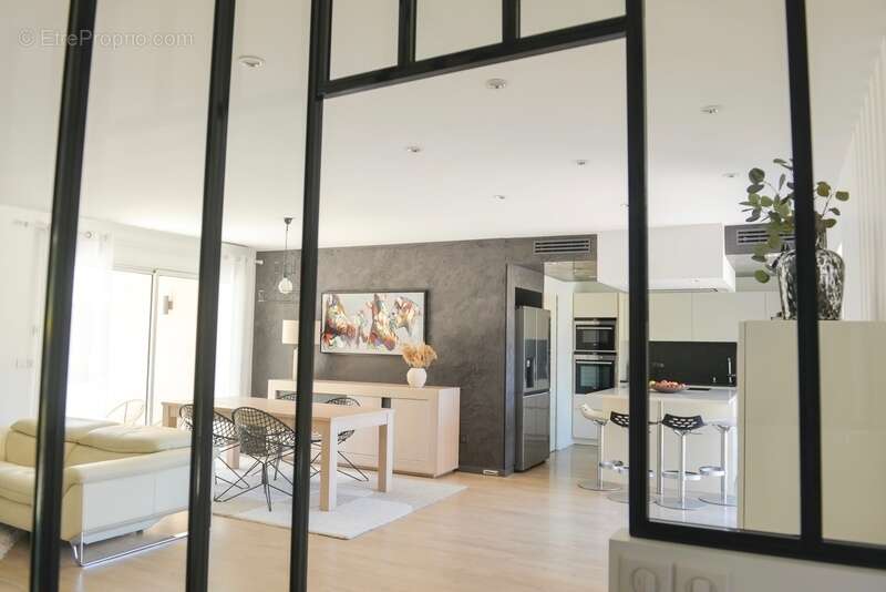 Maison contemporaine haut de gamme 203m2 avec piscine chauffée et double garage - photo 15