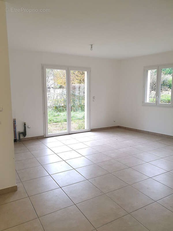 Maison à VARENNES-LES-MACON