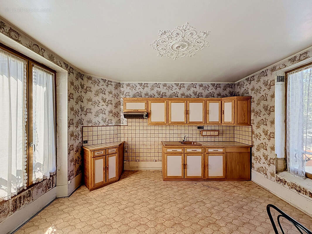 Maison à SAINT-MAUR-DES-FOSSES