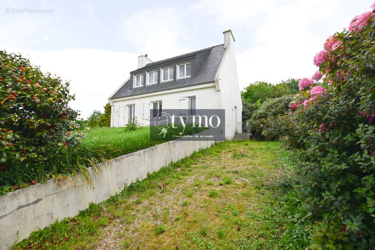 Maison à SAINT-SERVAIS