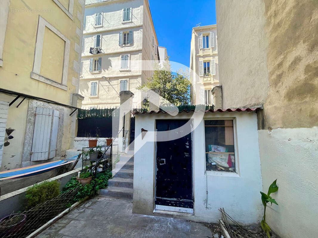 Appartement à MARSEILLE-4E