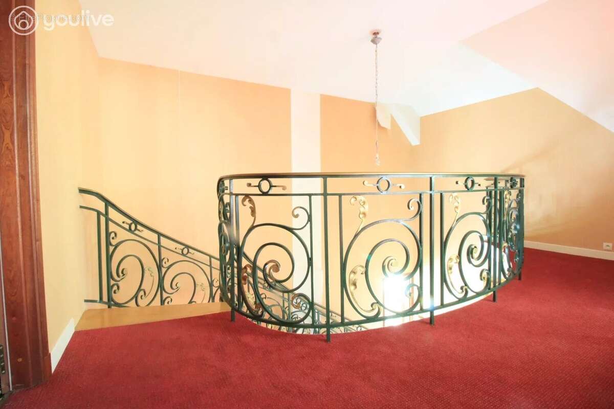 Propriété d'architecte de 316 m² sur un terrain de 14000 m² - photo 16