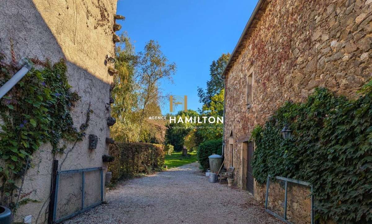 Maison à LAGUEPIE