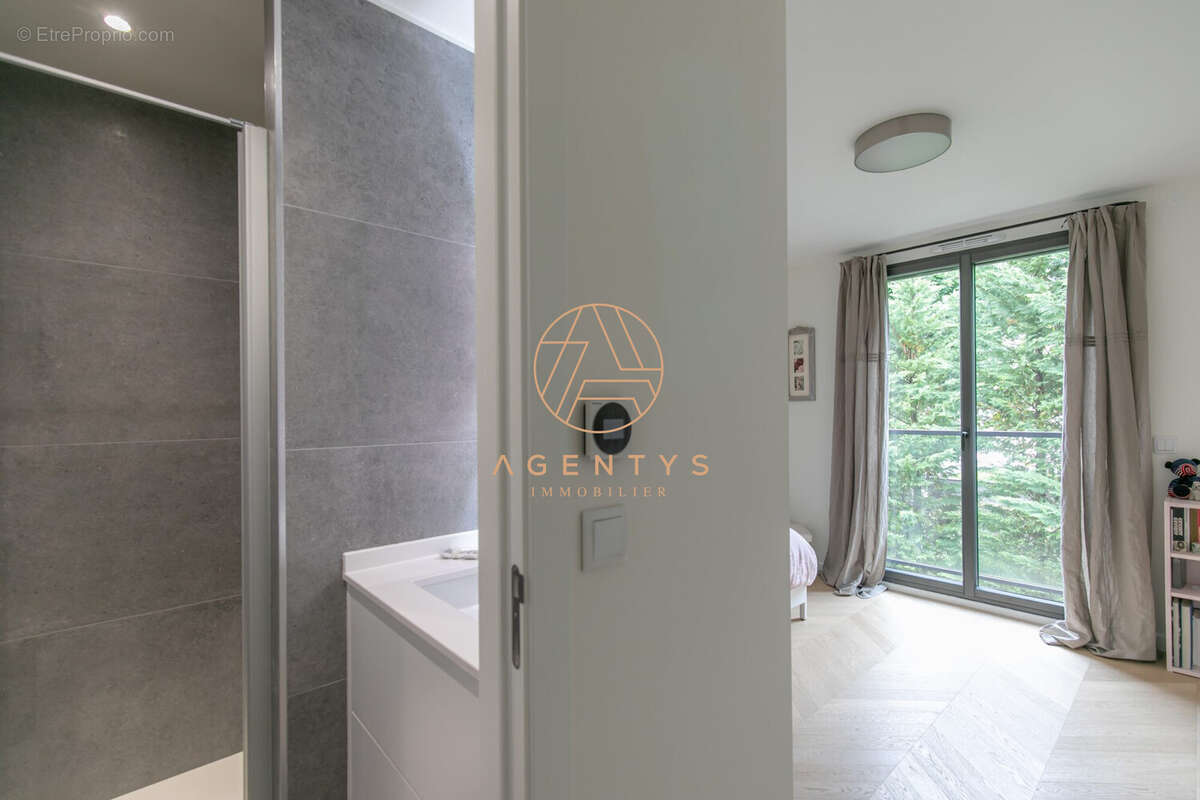 Appartement à SAINT-MAUR-DES-FOSSES