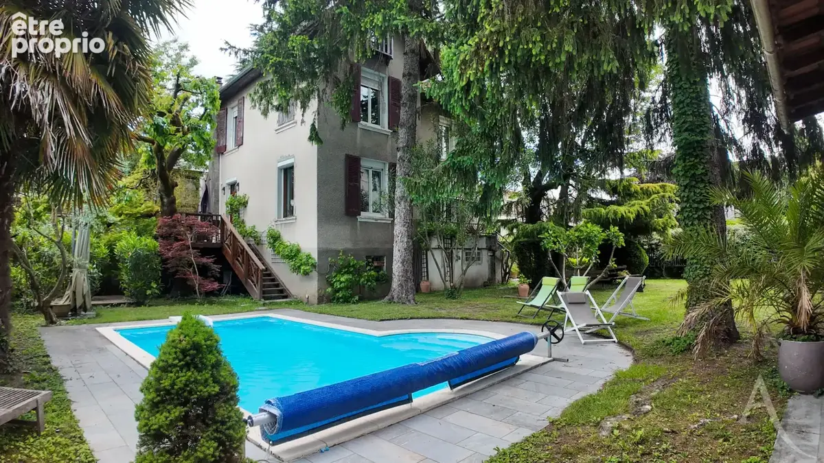 EXCLUSIVITE - Villa de charme des années 30 - 168 m²  - Jardin arboré, piscine, terrasses - Calme et élégance - photo 2