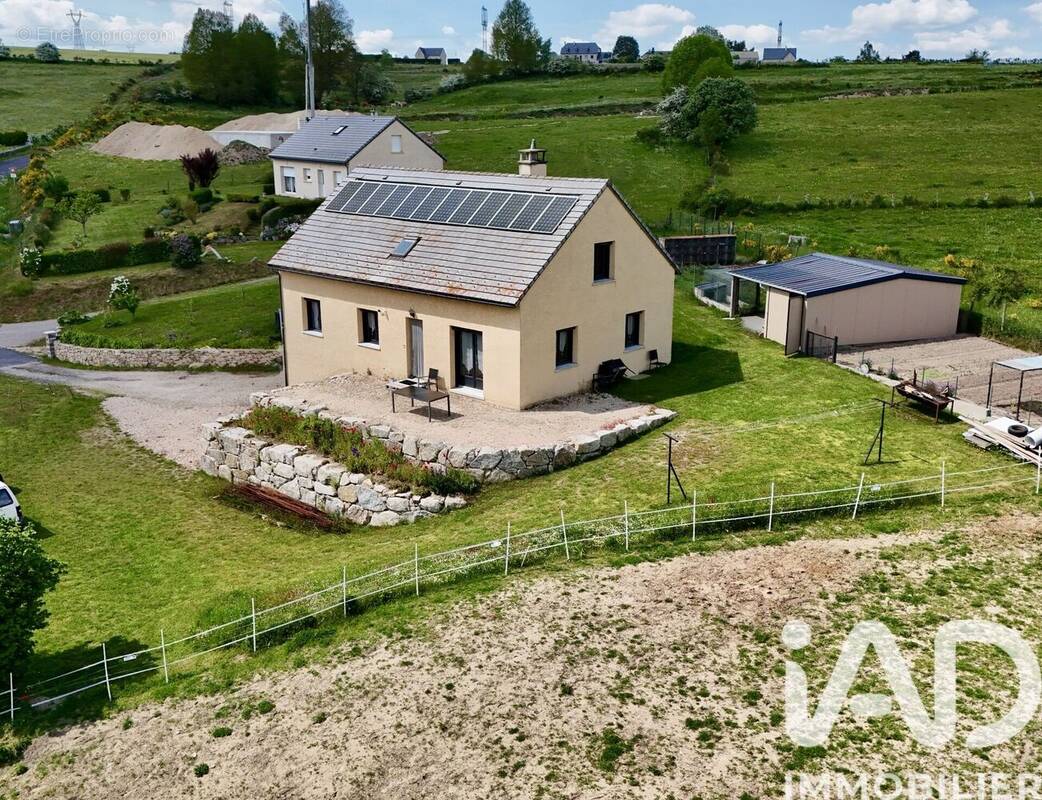 Photo 1 - Maison à LES BESSONS