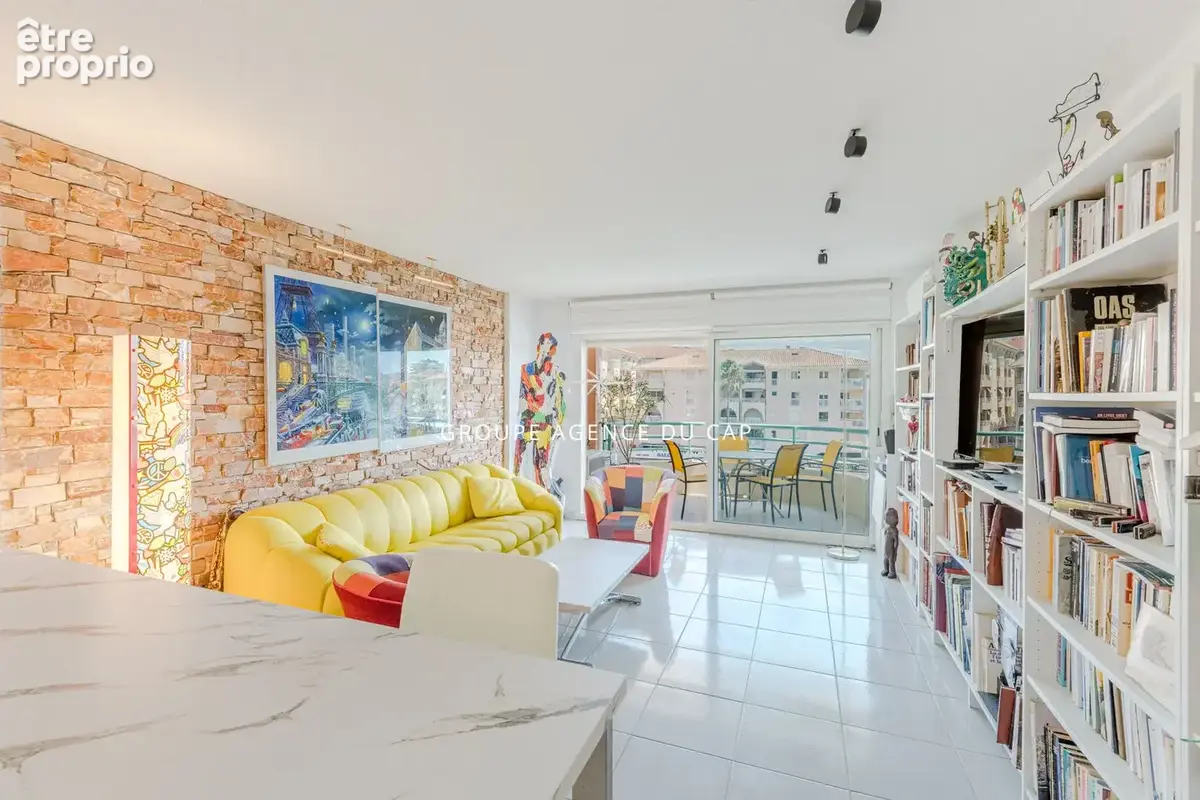 Appartement T2 récemment rénové en étage à Port Fréjus - photo 2