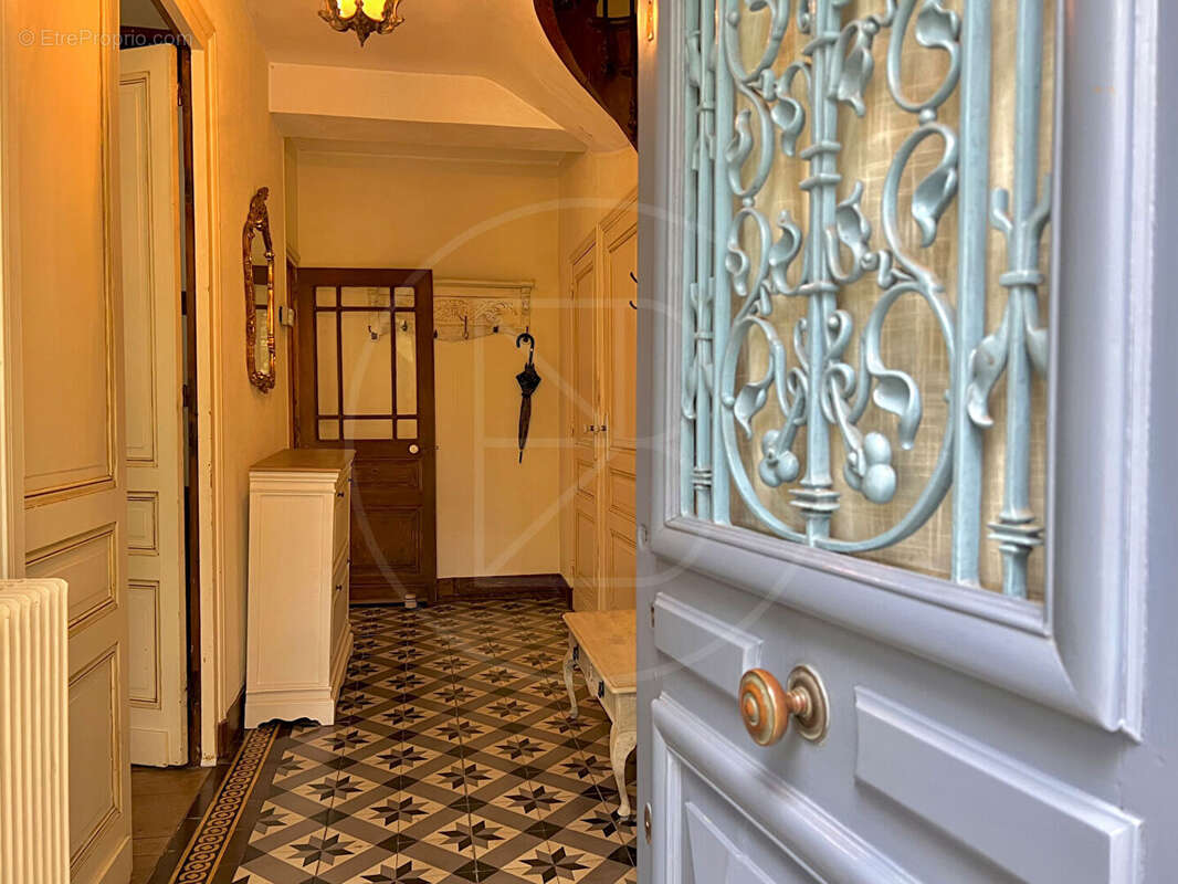 Maison à SAINT-LEON-SUR-L&#039;ISLE