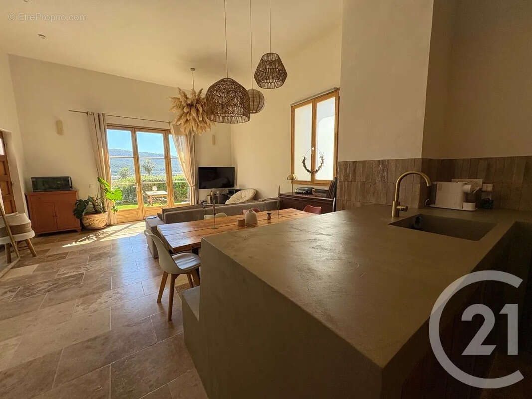 Appartement à HYERES