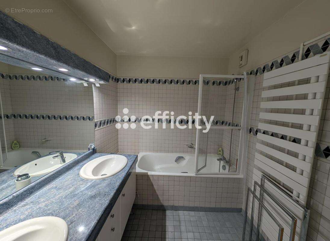 Appartement à PARIS-14E