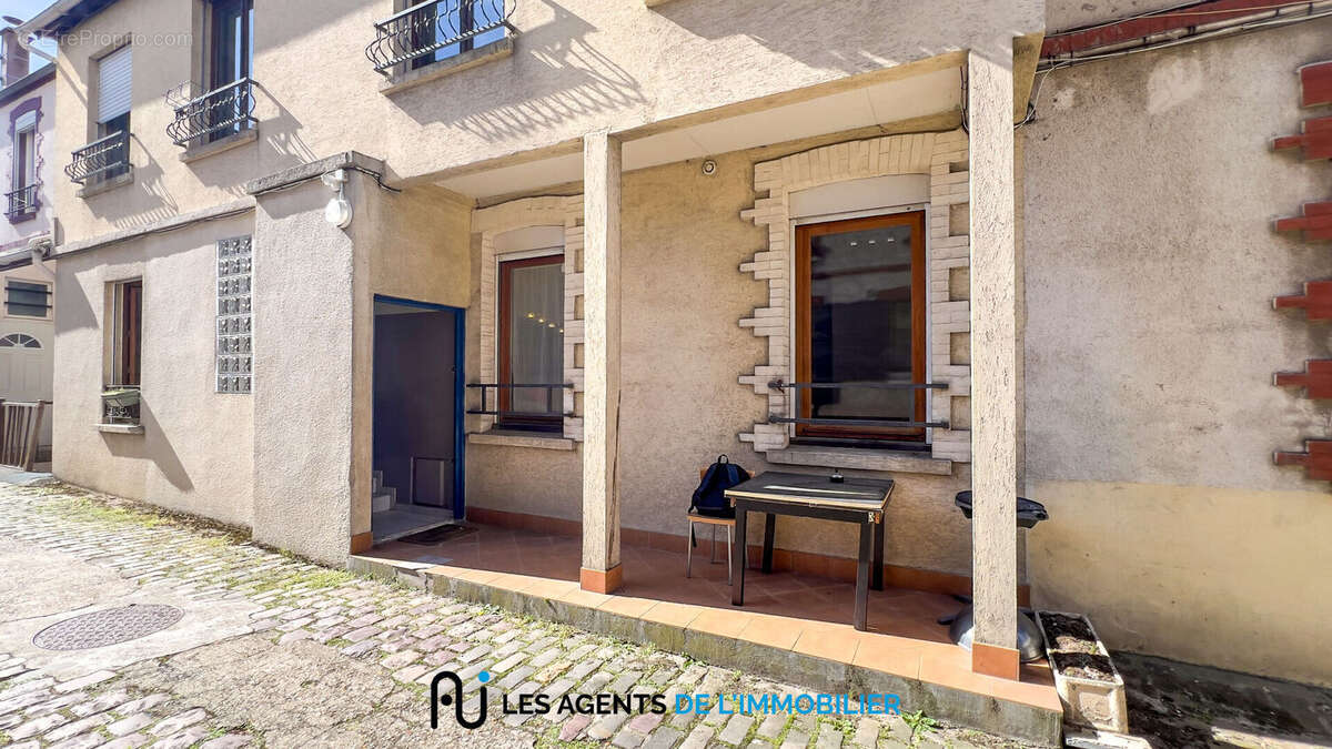 Appartement à NANTERRE