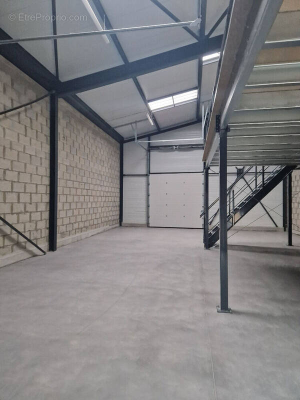 Commerce à VIGNEUX-DE-BRETAGNE