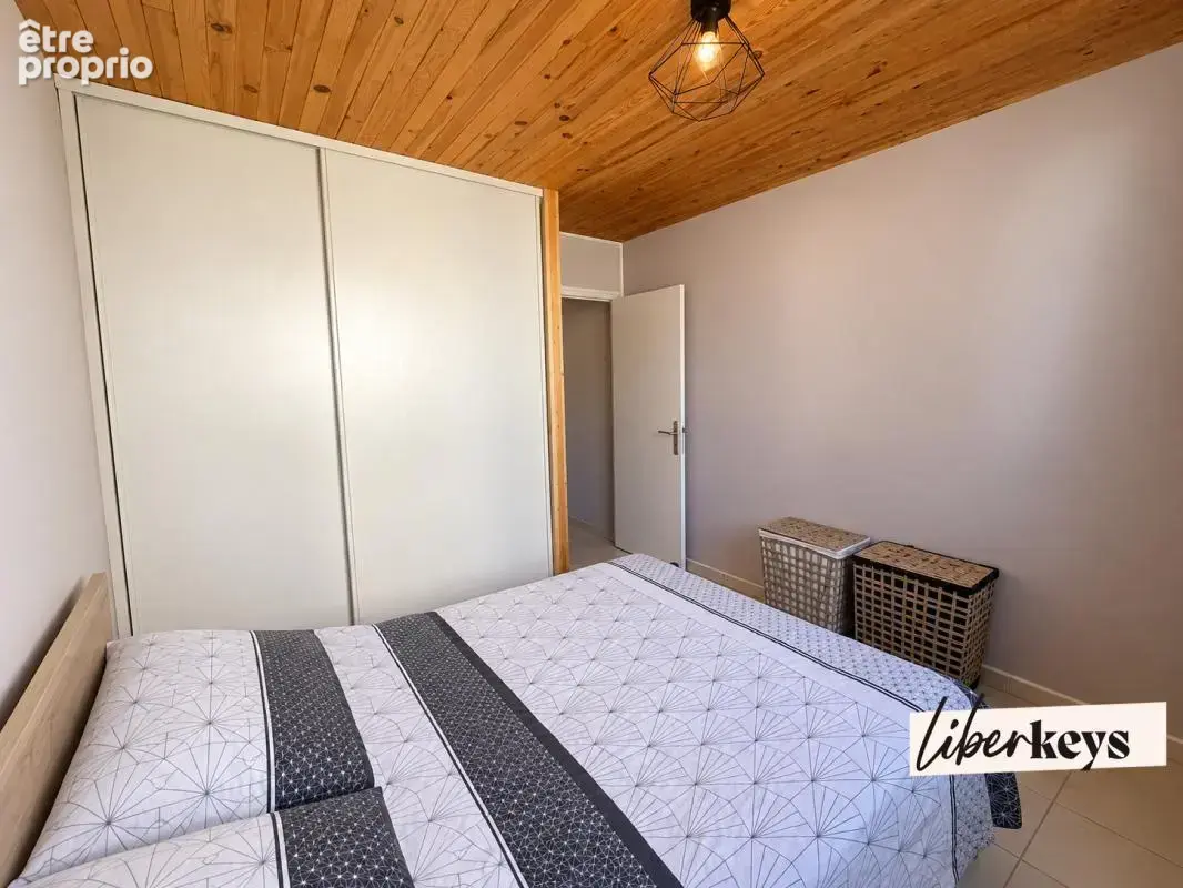 Meyzieu – Appartement 3 pièces de 56,75 m² avec balcon, cave et stationnement - photo 4